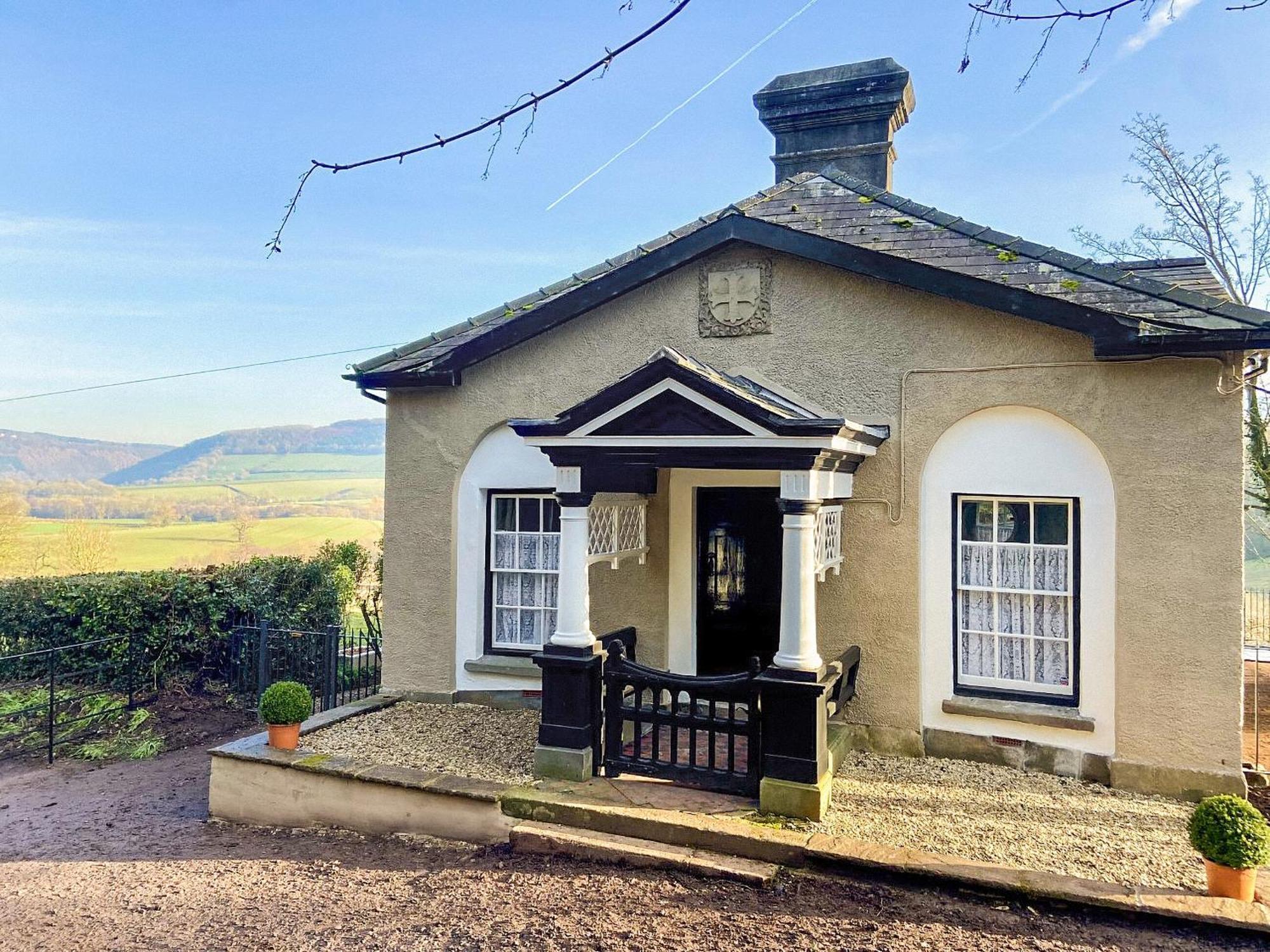 The Lodge Wonastow エクステリア 写真
