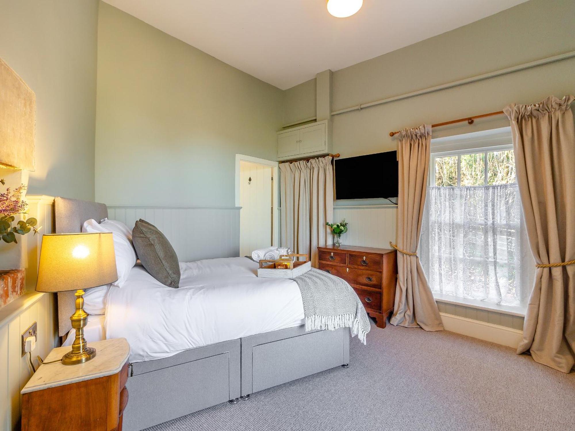 The Lodge Wonastow エクステリア 写真